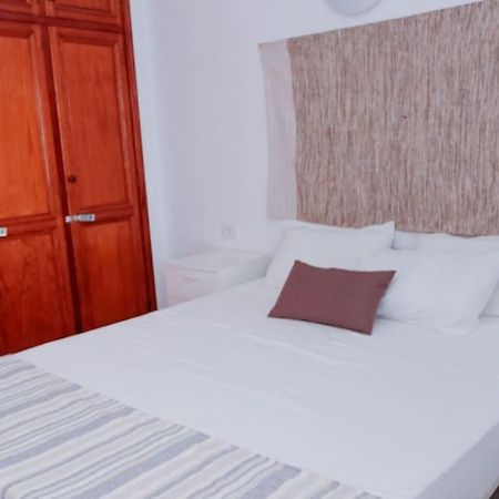Acogedora Casa En Abades En Tranquila Urbanizacion Villa Екстериор снимка