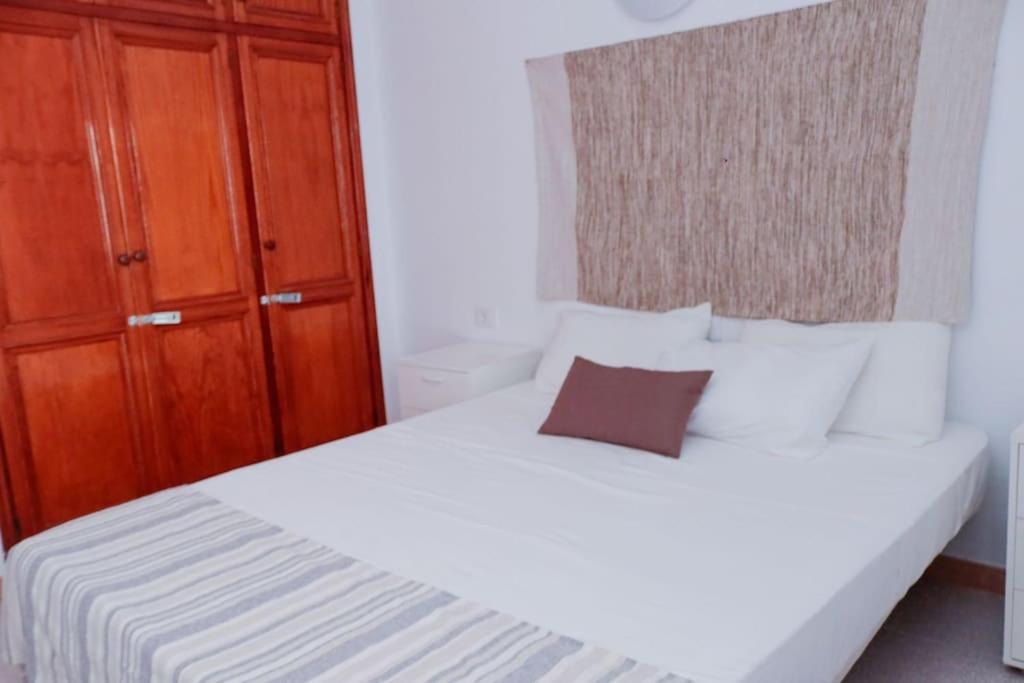 Acogedora Casa En Abades En Tranquila Urbanizacion Villa Екстериор снимка